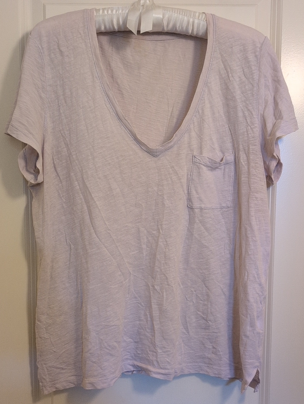 Madewell Whisper Cotton V-Neck Violet Dust - perfectly draped, slightly slouchy